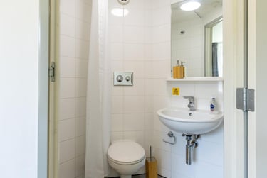 1 bed house, De Walden Way, City Centre, Bradford, BD71BD - Image 3